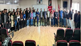 Yüksekova Meslek Yüksekokulu Öğrencilerine “Üreme Sağlığı” Eğitimi Verildi