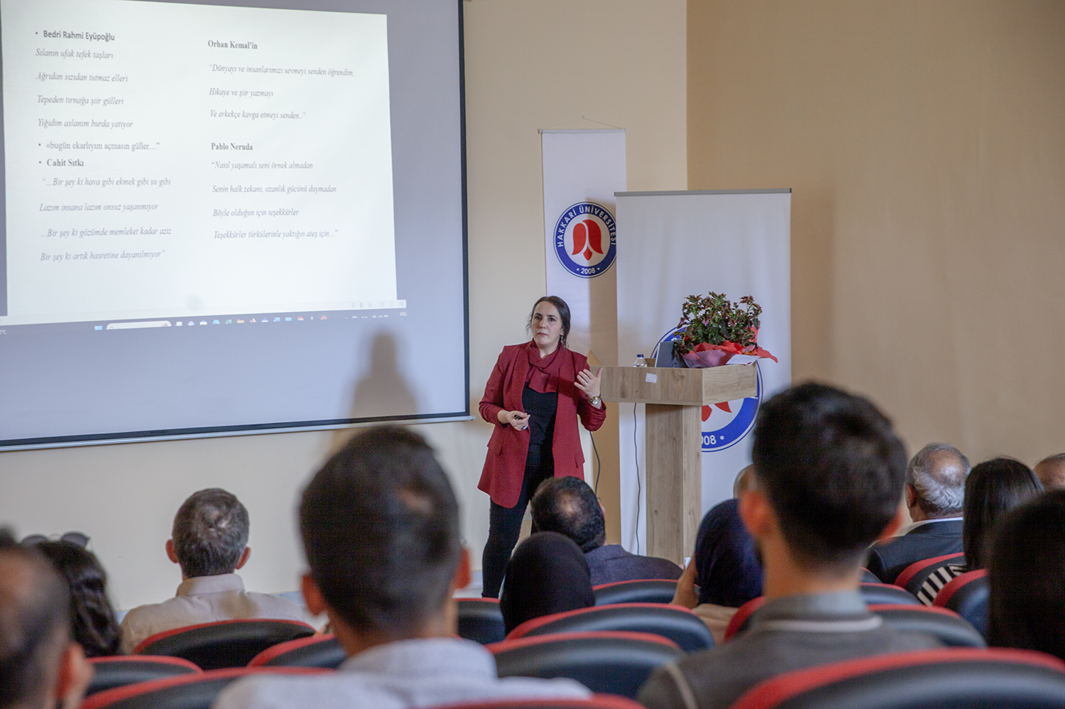 Üniversitemizde Nazım Hikmet Ran ve Şiiri Konferansı Düzenlendi