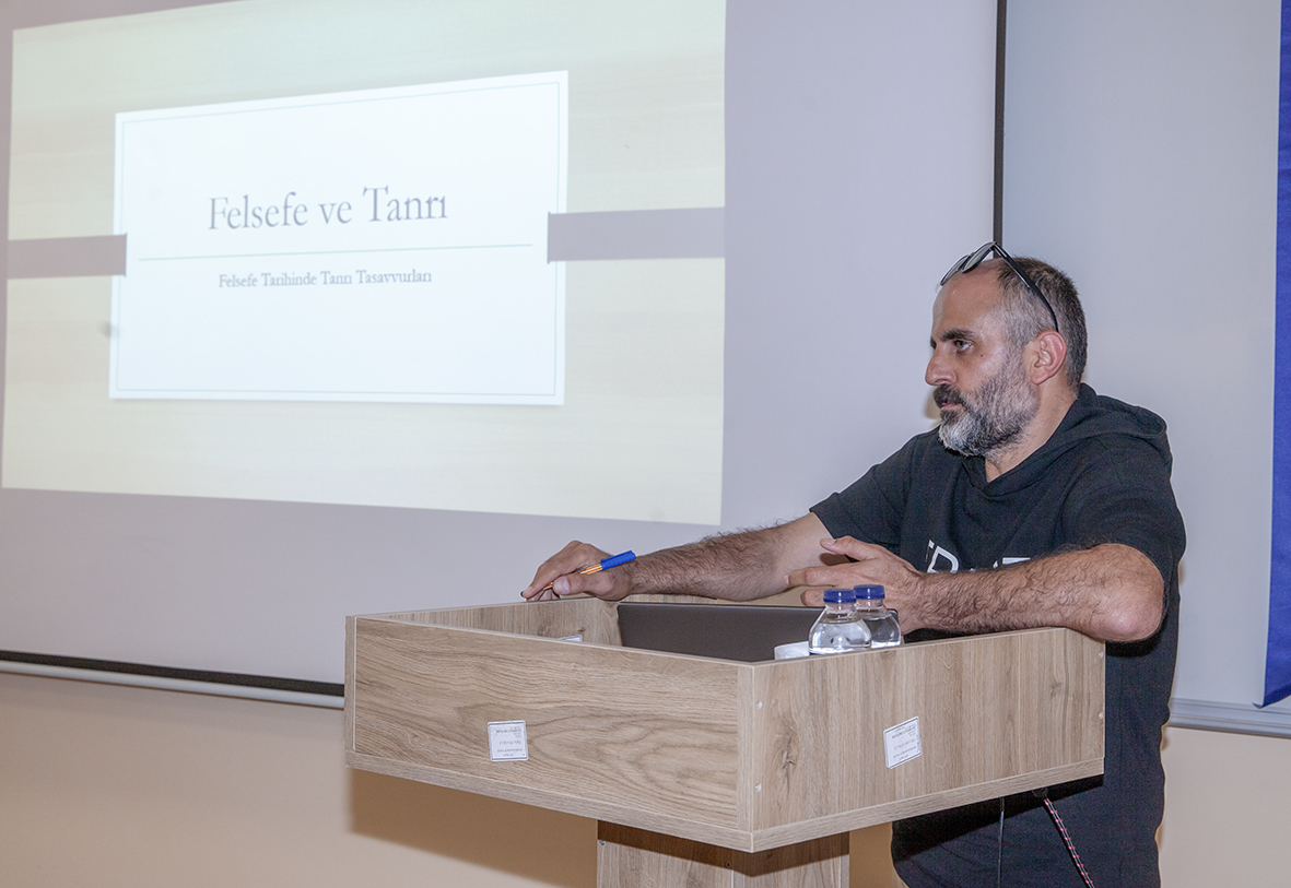 Üniversitemizde “Tanrı ve Felsefe” Adlı Konferans Gerçekleşti