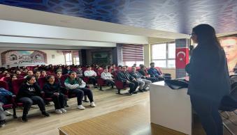 Üniversitemiz Tarafından “Herkes İçin Bilim” ve “Her Yerde Bilim” Seminerleri Düzenlendi