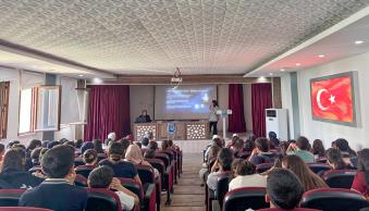 Üniversitemiz Tarafından “Herkes İçin Bilim” ve “Her Yerde Bilim” Seminerleri Düzenlendi