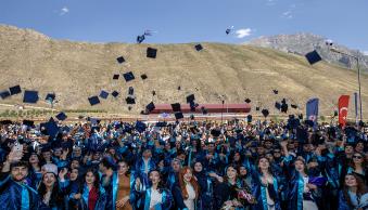 Üniversitemiz 17. Mezunlarını Coşkuyla Uğurladı