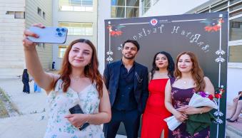 Üniversitemiz 17. Mezunlarını Coşkuyla Uğurladı