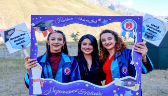 Üniversitemiz 17. Mezunlarını Coşkuyla Uğurladı