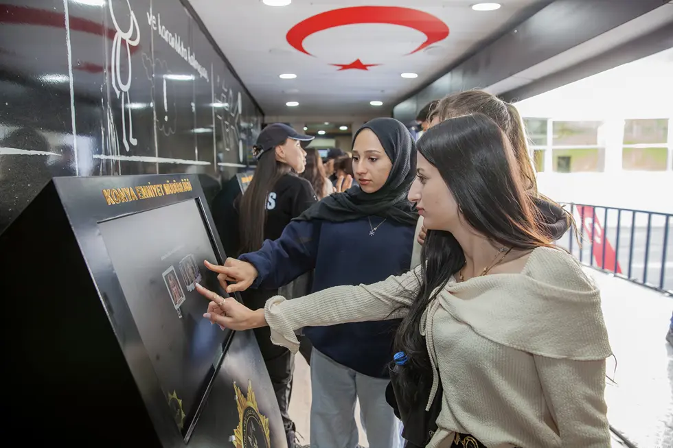 Üniversitemizde "Narko-Tır" Tanıtım ve Eğitim Standı Kuruldu