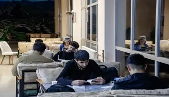 Üniversitemizde Dijital Mola Etkinliği Öğrencileri Kitapla Buluşturuyor