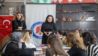 Üniversitemizde 2025 Aile Yılı Kapsamında Kadınlara Seramik ve Kil Atölyesi