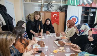 Üniversitemizde 2025 Aile Yılı Kapsamında Kadınlara Seramik ve Kil Atölyesi