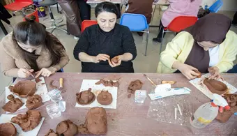 Üniversitemizde 2025 Aile Yılı Kapsamında Kadınlara Seramik ve Kil Atölyesi