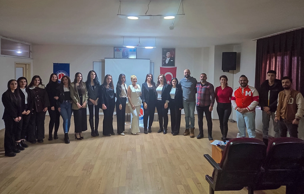 Üniversite Kültürü Semineri – Öğrenci Sunumları Etkinliği Düzenlendi
