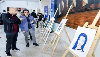 Üniversitemiz İngilizce Dil Topluluğundan Mini Resim Sergisi ve Sahne Gösterileri