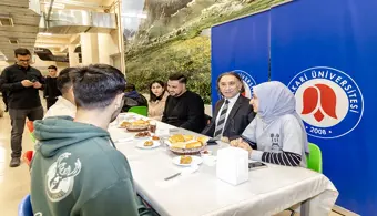 Rektörümüz Öğrencilerimizle İftar Sofrasında Bir Araya Geldi