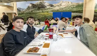 Rektörümüz Öğrencilerimizle İftar Sofrasında Bir Araya Geldi