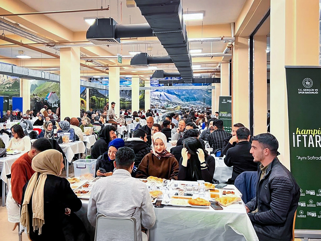 ÜNİDES Kapsamında Üniversitemizde İftar Programı Düzenlendi