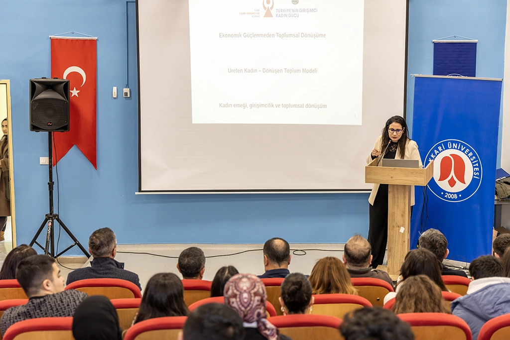 Üniversitemizde Üreten Kadın ve Şiddetle Mücadele Ele Alındı