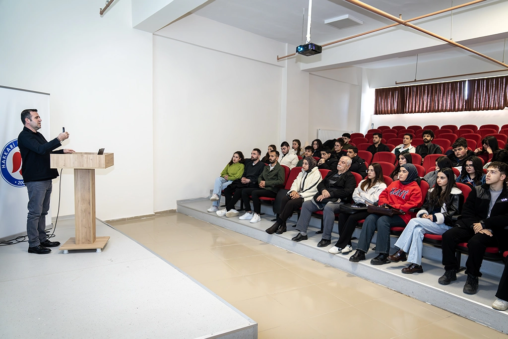 TÜBİTAK 2242 Araştırma Proje Yarışmaları Bilgilendirme Eğitimi Düzenlendi