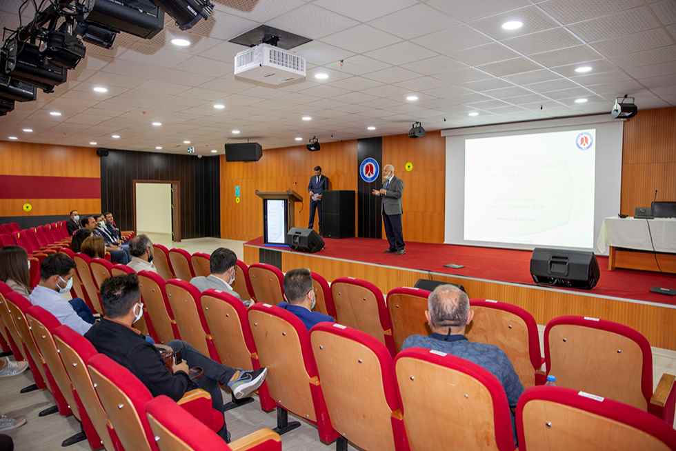 Üniversitemizde “Ortadoğu’da Göçe Tarihsel Bir Bakış” Konulu Söyleşi Düzenlendi