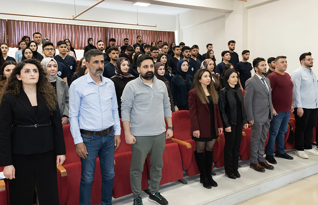 Hemşirelik Öğrencilerimiz Üniforma Giyerek Mesleğe İlk Adımlarını Attı
