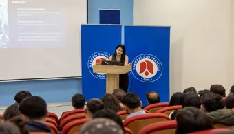 Üniversitemizde “Deneyim Paylaşma ve Teşvik” Konulu Konferans Düzenlendi