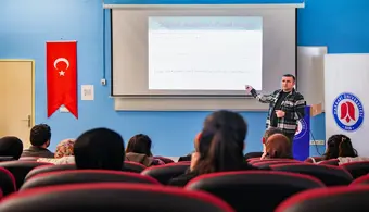 Üniversitemizde Proje Yazma Eğitimi Verildi