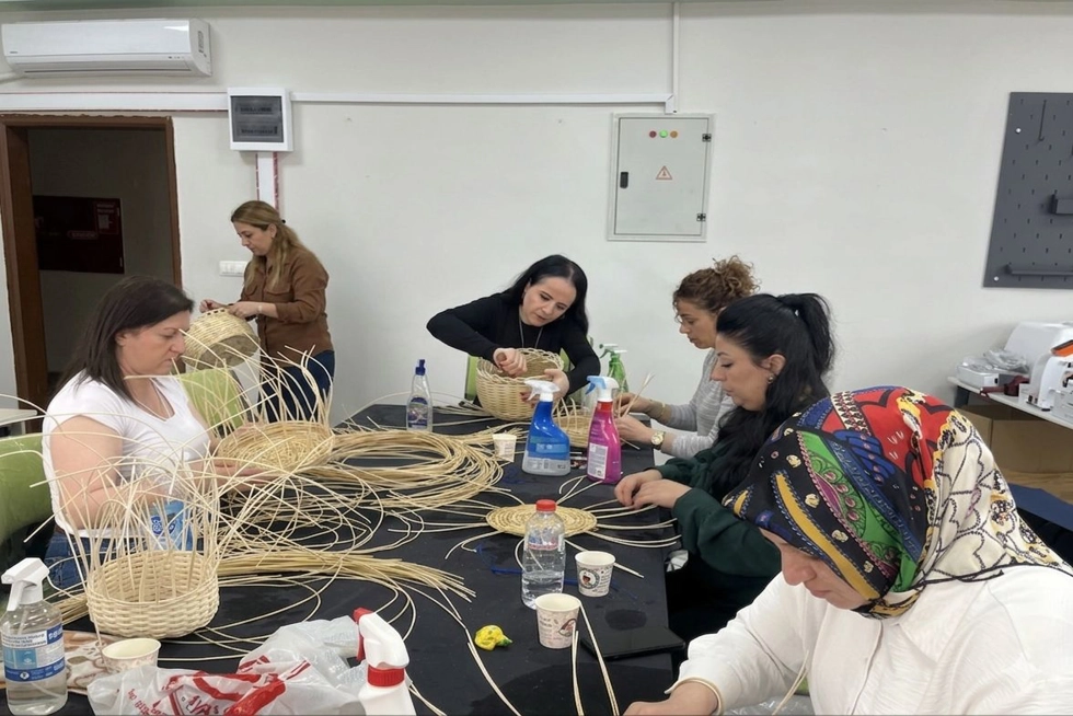 Koordinatörlüğümüz ile Hakkâri Halk Eğitim Merkezi Müdürlüğü iş birliğinde “Rattan İşler Atölyesi” eğitimi