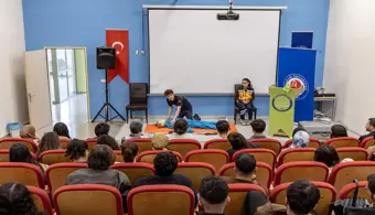 Üniversitemiz Almanca Öğretmen Adaylarına İlk Yardım Eğitimi