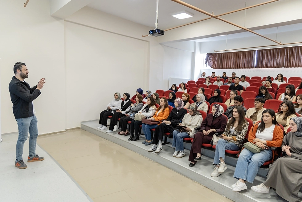 Üniversitemizde TÜBİTAK 2209-A Proje Bilgilendirme Etkinliği Düzenlendi