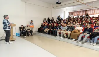Üniversitemizde Afet Bilinci ve Temel Kurtarma Teknikleri Eğitimi Verildi