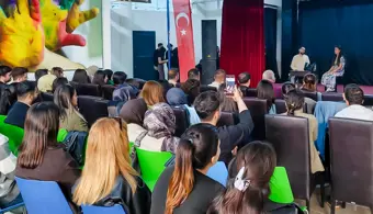 İngilizcenin Farklı Aksanları Üniversitemizde Sahnelendi