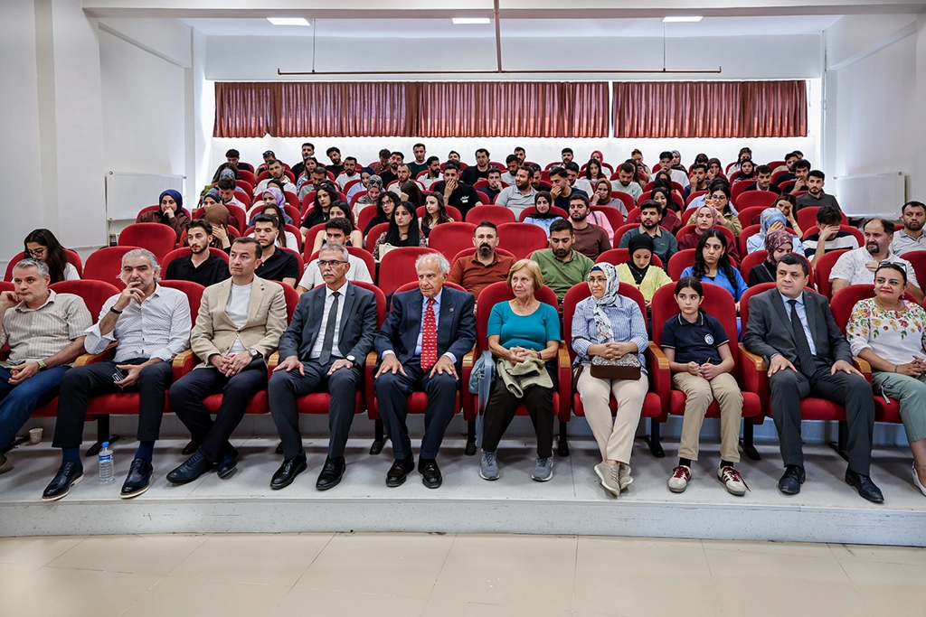 Üniversitemizde İklim Değişikliğini Önlemede Hidrojen Ekonomisi Konulu Konferans Düzenlendi
