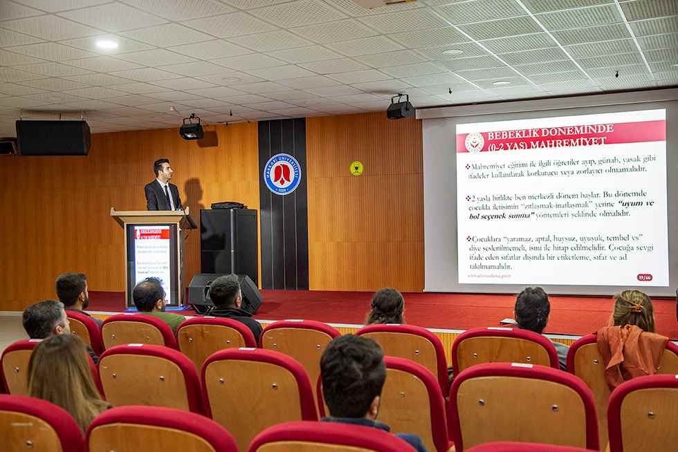 Üniversitemizde Çocuklarda Mahremiyet Bilinci Eğitimi Verildi