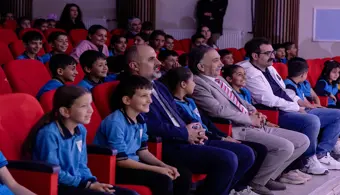 Üniversitemiz Ev Sahipliğinde Toti İle Poti Adlı Tiyatro Oyunu Sergilendi