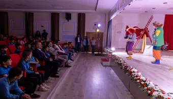 Üniversitemiz Ev Sahipliğinde Toti İle Poti Adlı Tiyatro Oyunu Sergilendi