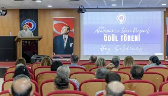 Üniversitemizde Akademik ve İdari Personel Ödüllendirildi
