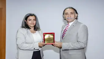 Üniversitemizde Akademik ve İdari Personel Ödüllendirildi