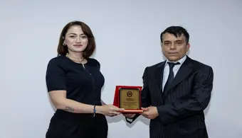 Üniversitemizde Akademik ve İdari Personel Ödüllendirildi