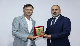 Üniversitemizde Akademik ve İdari Personel Ödüllendirildi