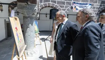 Damla Topluluğundan Kalbe Değen Renkler Resim Sergisi