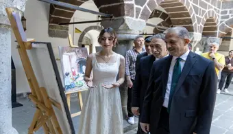 Damla Topluluğundan Kalbe Değen Renkler Resim Sergisi