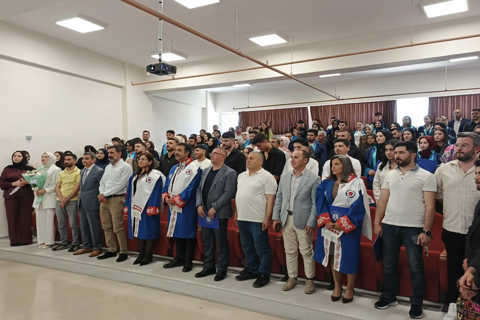 Hakkari Üniversitesi Sağlık Hizmetleri MYO’da Mezuniyet Töreni Düzenlendi