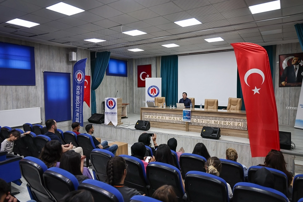 Bilim Kafe Etkinliklerinde Yapay Zekâ Çağında Meslek Seçimi Ele Alındı