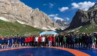 Cilo Dağı Eteklerinde Güreş Süper Lig Finalleri Gerçekleştirildi