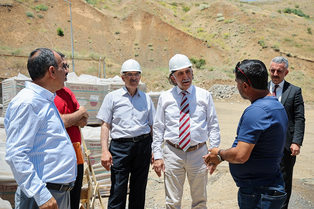 Rektörümüz Çölemerik MYO İnşaatını Yerinde İnceledi