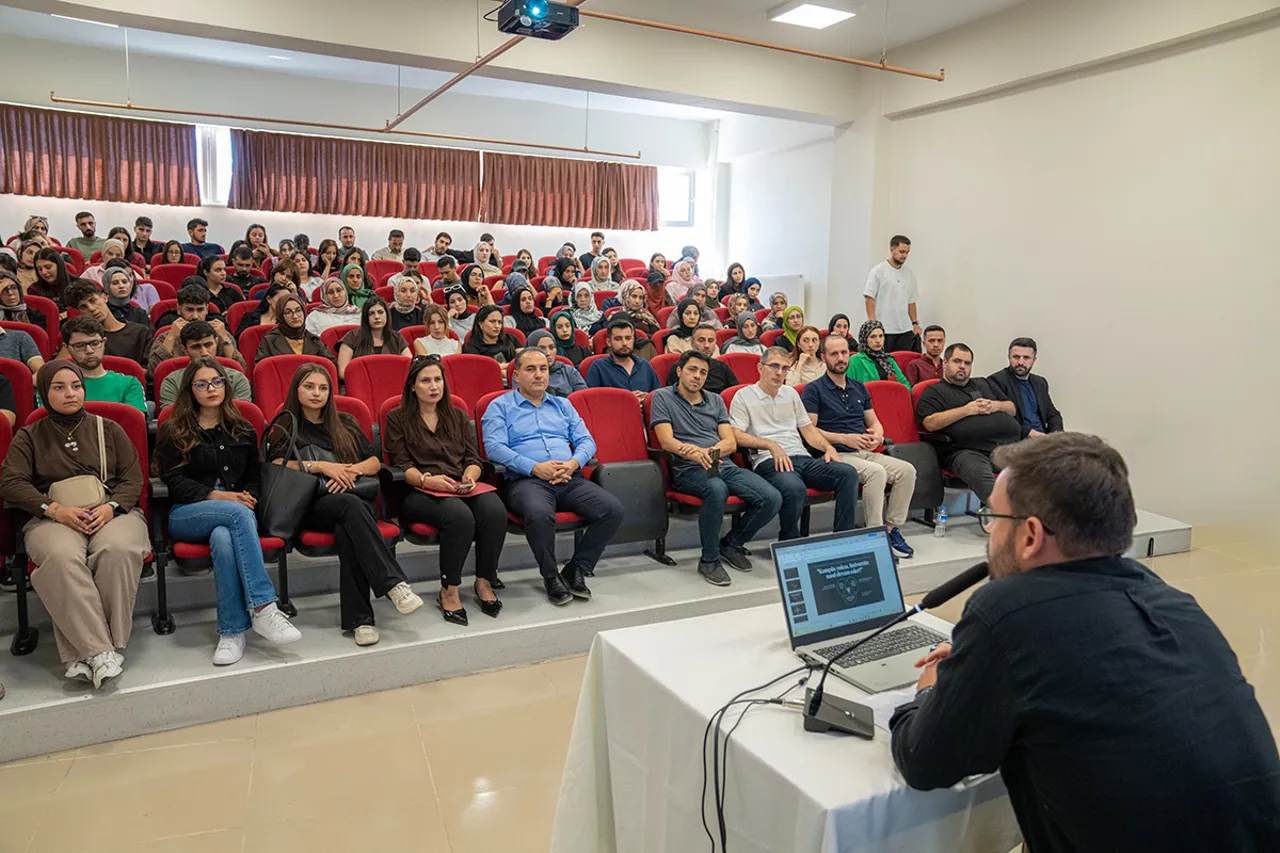 Üniversitemizde "Gazze'de Yükseköğretimin Yeniden İnşası" Konulu Seminer Düzenlendi