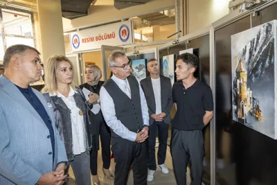 Üniversitemiz Sanat Topluluğu Resim Sergisi Sanatseverlerle Buluştu