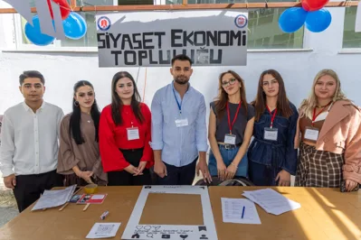 Üniversitemiz Öğrenci Toplulukları Stant Açma Etkinliği
