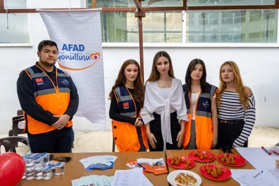 Üniversitemiz Öğrenci Toplulukları Stant Açma Etkinliği