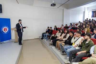 Üniversitemizde TÜBİTAK 2209-A ve 2209-B Programlarına Yönelik Eğitim Düzenlendi