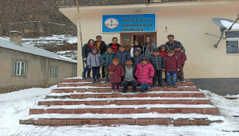 Okulumuz Öğrencilerinden Köy Okuluna Destek Ziyareti