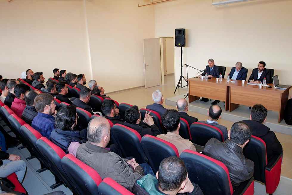 Üniversitemizde Seminer ve İlahi Dinletisi Programı Düzenlendi